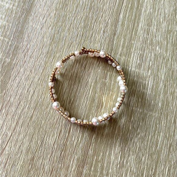 NWOT … Gold & White Pearl Coil Bracelet - Picture 3 of 3